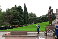 12 dekabr 2025-ci il 
Mədəniyyət və incəsənət xadimləri Ümummilli Lider Heydər Əliyevin məzarını ziyarət ediblər. 